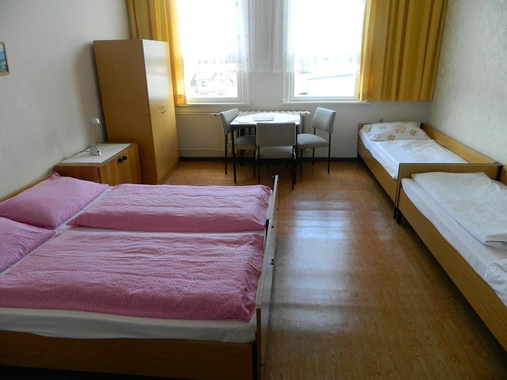 Rennsteighostel Ruhla Rom bilde